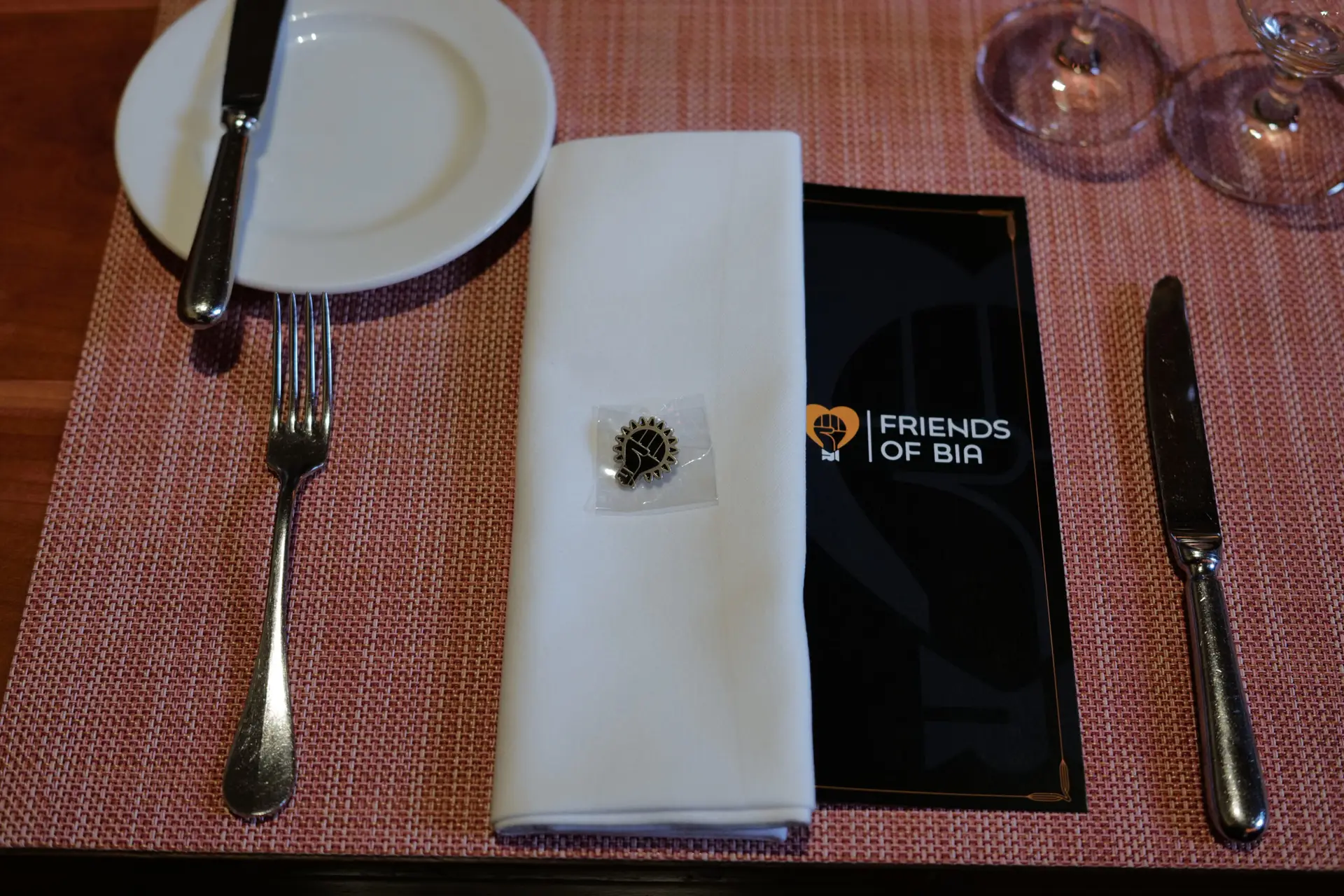 Table setting with Friends of BIA menu at the DoBI Salon dinner